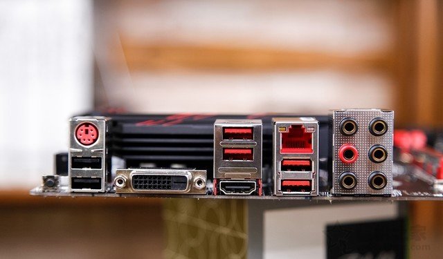 高性價(jià)比3A平臺 不足4500元銳龍R5-2600X配RX580游戲裝機(jī)配置推薦
