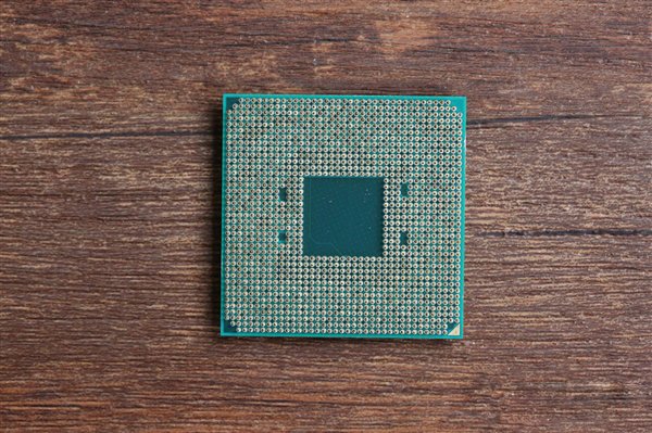 AMD二代銳龍Ryzen7 2700X內置核顯嗎 R7-2700/2700X要搭配顯卡嗎？