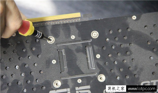 獨立顯卡怎么清理灰塵？手把手教你如何給臺式顯卡清灰