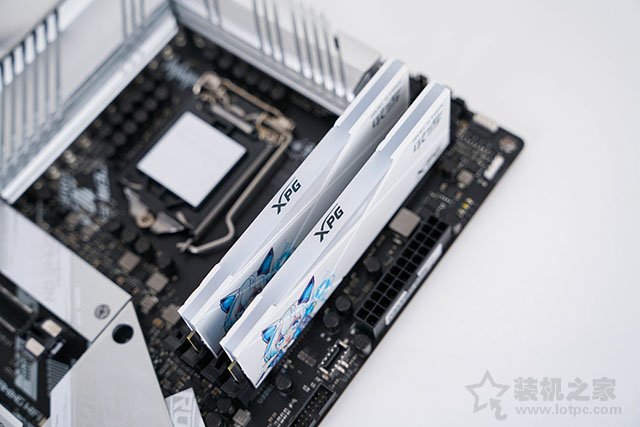 高顏值雪武戰(zhàn)姬純白主題，i7 11700K配RTX3070水冷主機方案