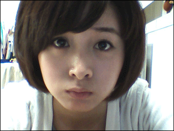 教你DIY真人版可愛(ài)QQ表情 自拍變QQ表情