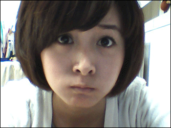 教你DIY真人版可愛(ài)QQ表情 自拍變QQ表情