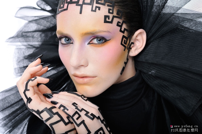 photoshop照片合成:超酷女機械戰(zhàn)將_webjx.com
