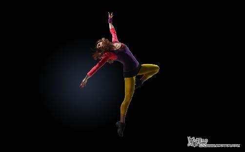 photoshop照片合成:黑暗中的超絢芭蕾舞美女