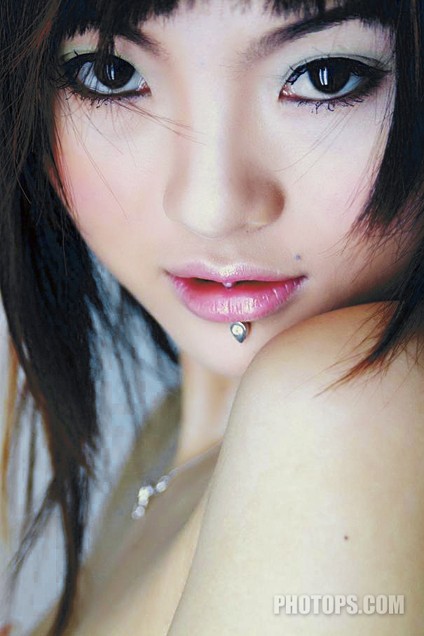 photoshop曲線調(diào)色:偏藍(lán)色照片恢復(fù)正常_webjxcom