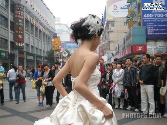 photoshop調(diào)色:黃色調(diào)婚紗藝術(shù)照片-www.webjx.com